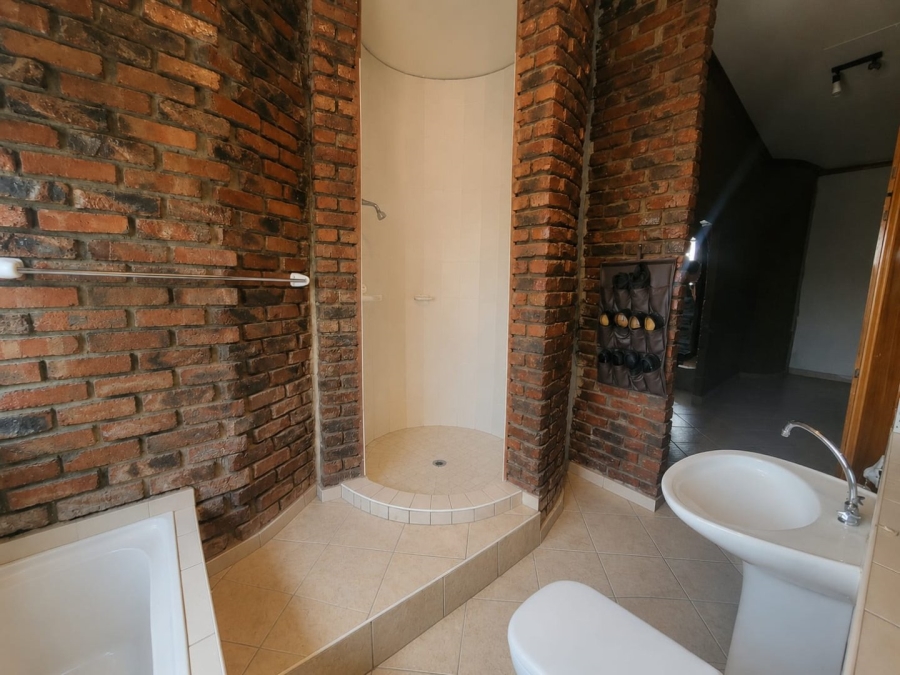 4 Bedroom Property for Sale in Morewag Free State